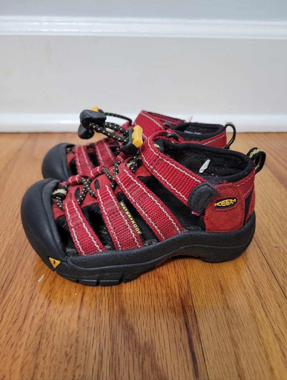 Keen Little Kids Newport Sandal Size US 8 Ribbon Red Unisex Boys Girls Washable